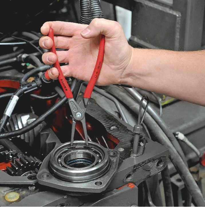 Knipex 48 11 J3 Precision Internal Circlip Plier 40-100mm 6 Knipex 48 11 J3 Precision Internal Circlip Plier 40-100mm - Image 4